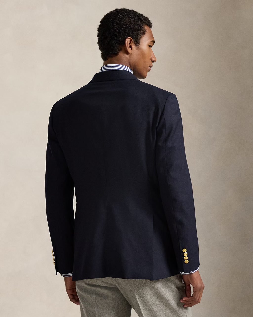 Le blazer iconique en laine chamoisée