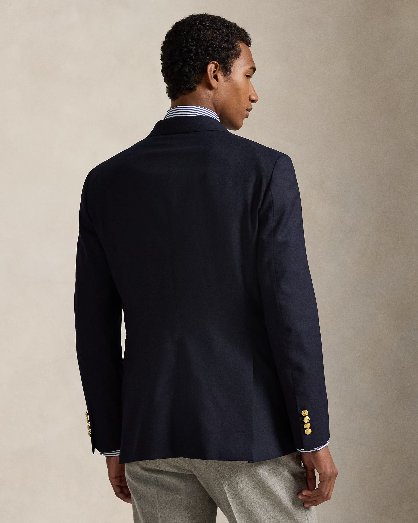 Le blazer iconique en laine chamoisée